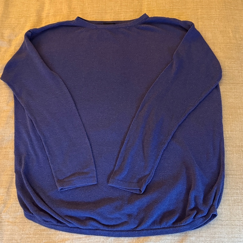 The Limited Fine Knit Lightweight Pull Over Long Sleeve Purple Sweater. Size M.